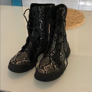 Zebra boots